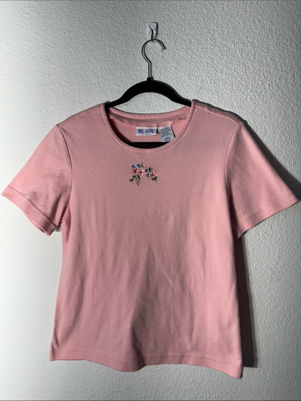 Vintage Blair Light Pink Center Floral Embroidered Crewneck T-Shirt Size Medium